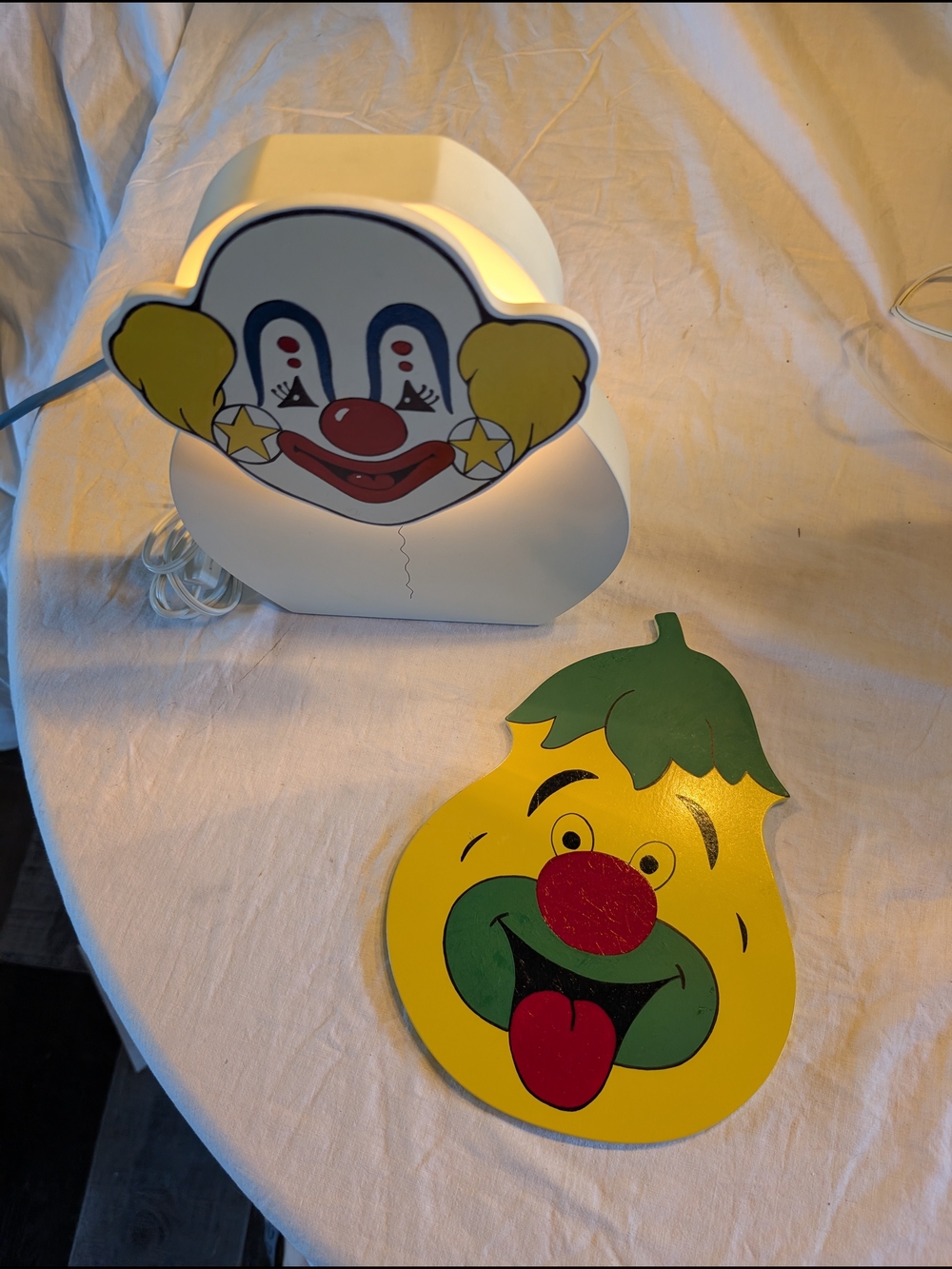 2/70$ Vintage Yellow and Green Clown interchangeable face night light Set